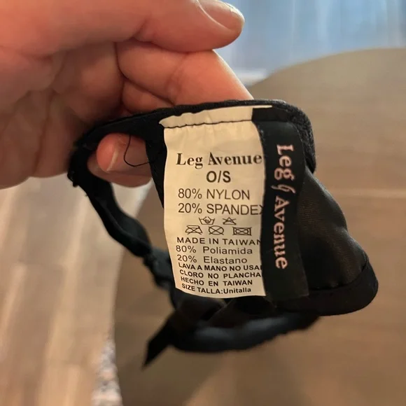 Leg Avenue Adjustable garter - Picture 6 of 8